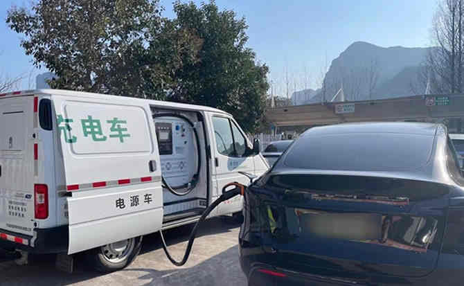临潼区汽车搭电