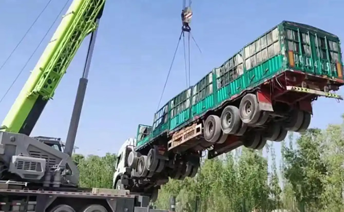 临潼区道路脱困救援案例